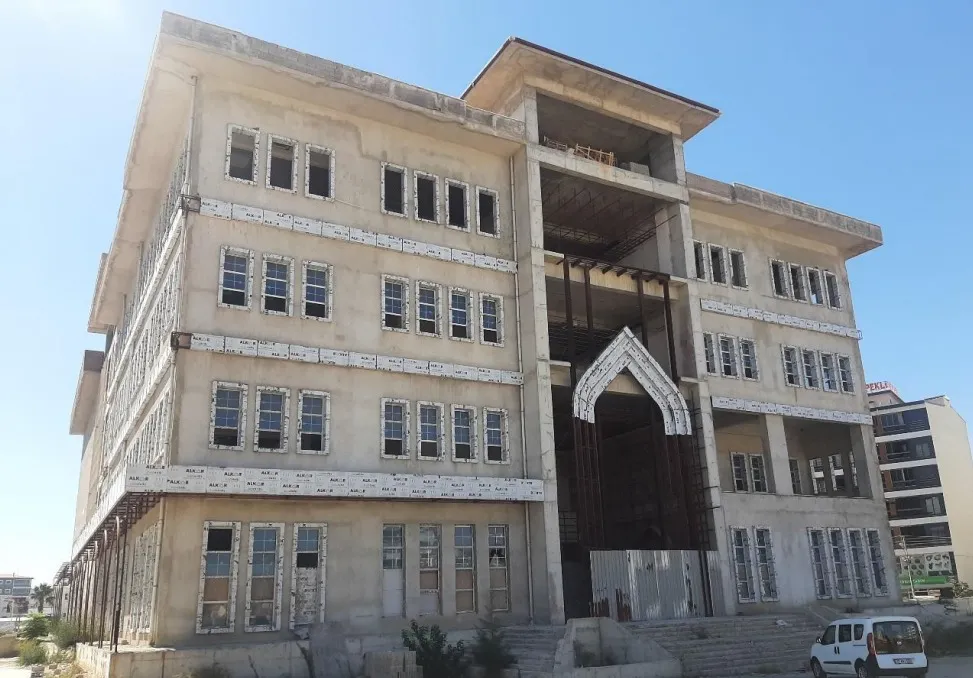 İzmir Büyükşehir Belediyesi öğrencilerin barınma ihtiyacı için kolları sıvadı