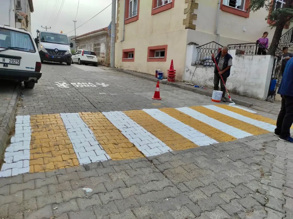 BURHANİYE’NİN HER MAHALLESİNDE “ÖNCE YAYA”