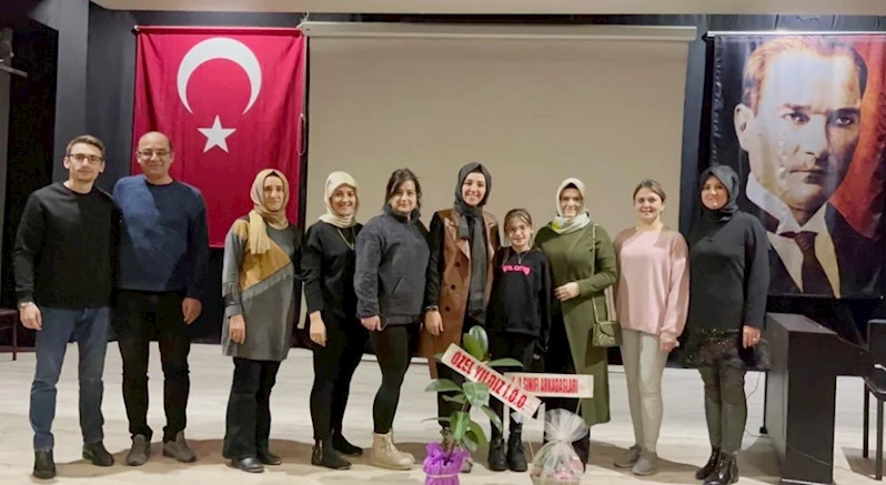 12 yaşına giren Meryem Çoban ilk piyano konserini verdi
