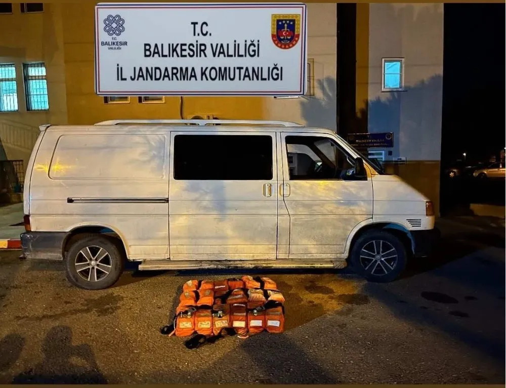 Balıkesir’de Göçmen Kaçakçılığı Operasyonu: 26 Düzensiz Göçmen Yakalandı