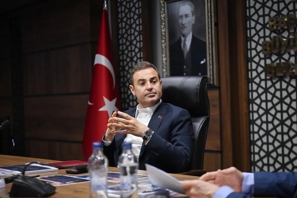 Başkan Ahmet Akın 7/24 mesaide