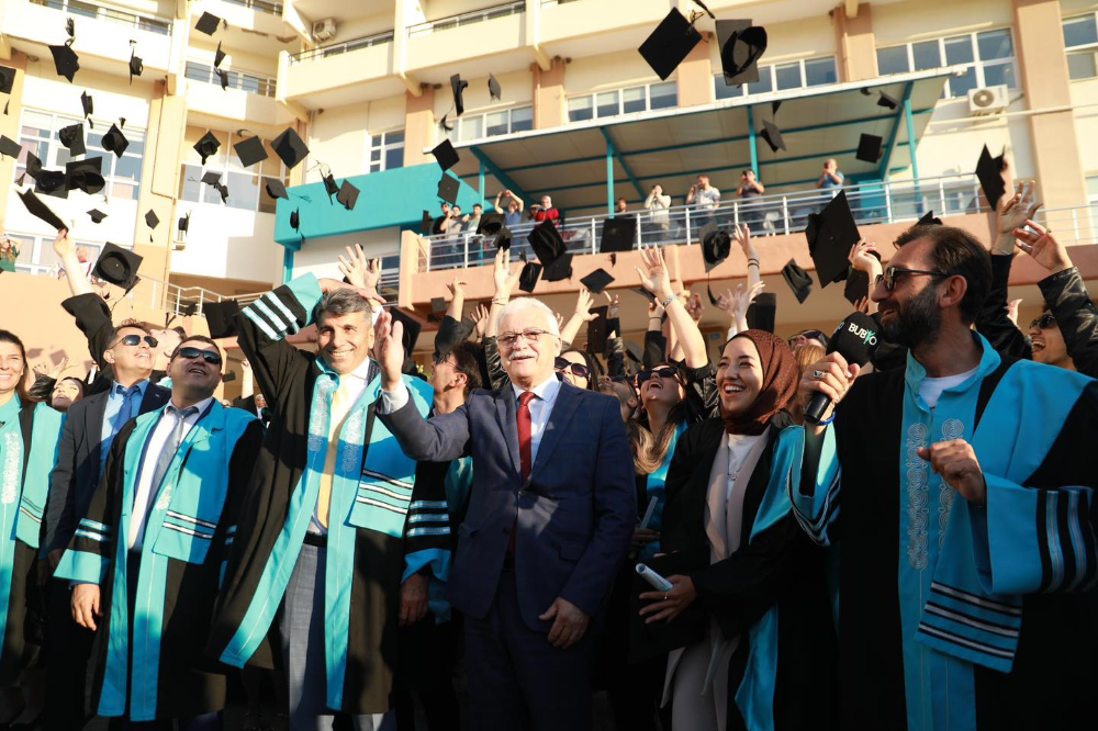 BUBFA YENİ MEZUNLARINI COŞKUYLA KUTLADI