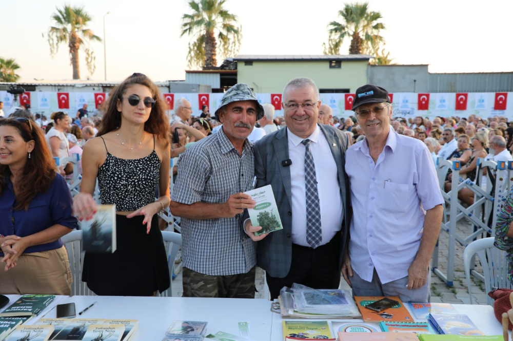 6. Edremit Kitap Fuarı “Ölmez Ağacın Gölgesinde Kitap” temasıyla başladı