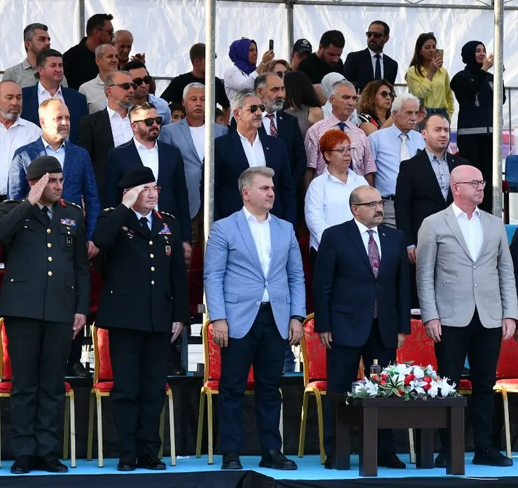 Balıkesir Milletvekili Dr. Mustafa Canbey, Toplumun Her Kesimiyle Bir Araya Gelmeye Devam Ediyor.