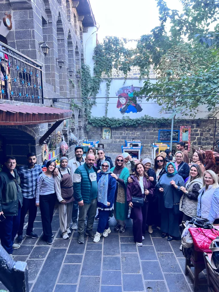 Edremitli hanımların Mardin Midyat ve Diyarbakır turu muhteşem geçti .
